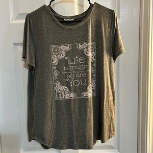 Women’s Maurice’s Graphic Top Size Large